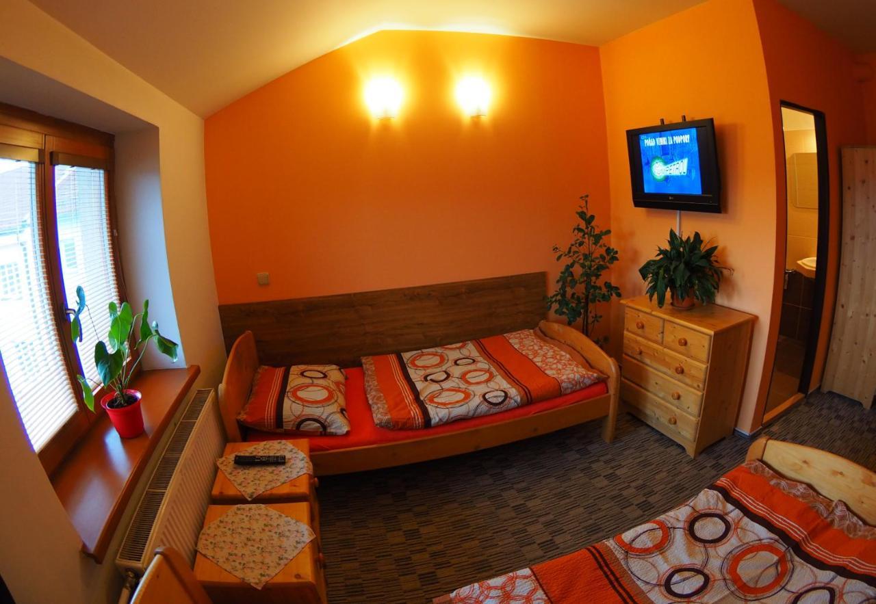 Hotel Britannia Vsetin Exterior photo